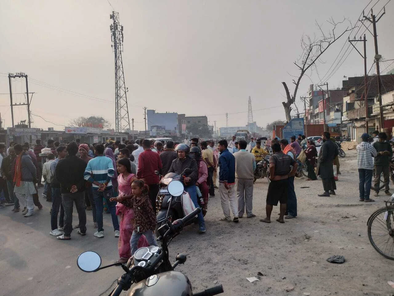 समस्तीपुर में ट्यूशन पढ़ाकर लौट रहे युवक की गोलियों से भूनकर हत्या, आक्रोशित लोगों ने NH जाम किया 3