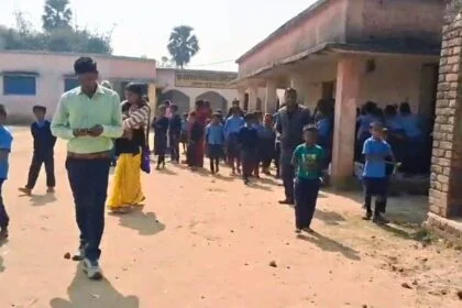 नालंदा: प्राथमिक विद्यालय मोहद्दीनपुर में तोड़फोड़, असामाजिक तत्वों का उत्पात, दीवारों पर लिखी धमकियां,शौचालय तोड़े, सरकारी स्कूल में दहशत 53