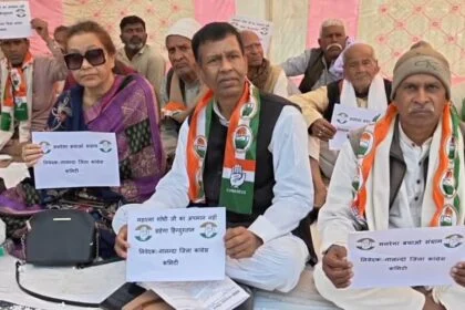 नालंदा: मनरेगा से महात्मा गांधी का नाम हटाने के विरोध में अस्पताल चौराहा पर कांग्रेस का धरना, जिलाध्यक्ष ने कहा गरीबों पर हमला है मनरेगा में बदलाव, आंदोलन की चेतावनी 24