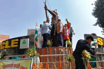 भागलपुर: महान स्वतंत्रता सेनानी तिलकामांझी की 276वीं जयंती पर उमड़ा जनसैलाब, प्रतिमा पर दी श्रद्धांजलि 27