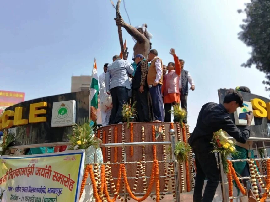 भागलपुर: महान स्वतंत्रता सेनानी तिलकामांझी की 276वीं जयंती पर उमड़ा जनसैलाब, प्रतिमा पर दी श्रद्धांजलि 1