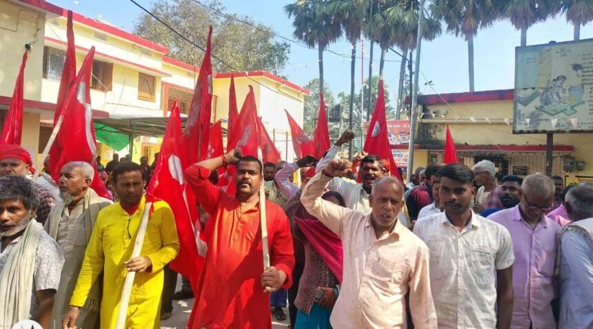 केंद्र सरकार की नई नीति मजदूरों के शोषण की दिशा मे उठाया गया कदम है - वामदल 1