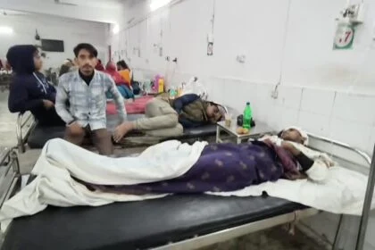 बेगूसराय में एक लाख रुपये रंगदारी नहीं देने पर घर में घुसकर पूरे परिवार को रॉड से पीटा, पिता-पुत्र समेत तीन लोग गंभीर रूप से घायल 51