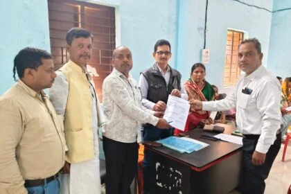 शंभू कुमार सिंह निर्विरोध चुने गए बीहट नगर परिषद के अध्यक्ष; बीस सूत्री कार्यालय में हुई घोषणा 22