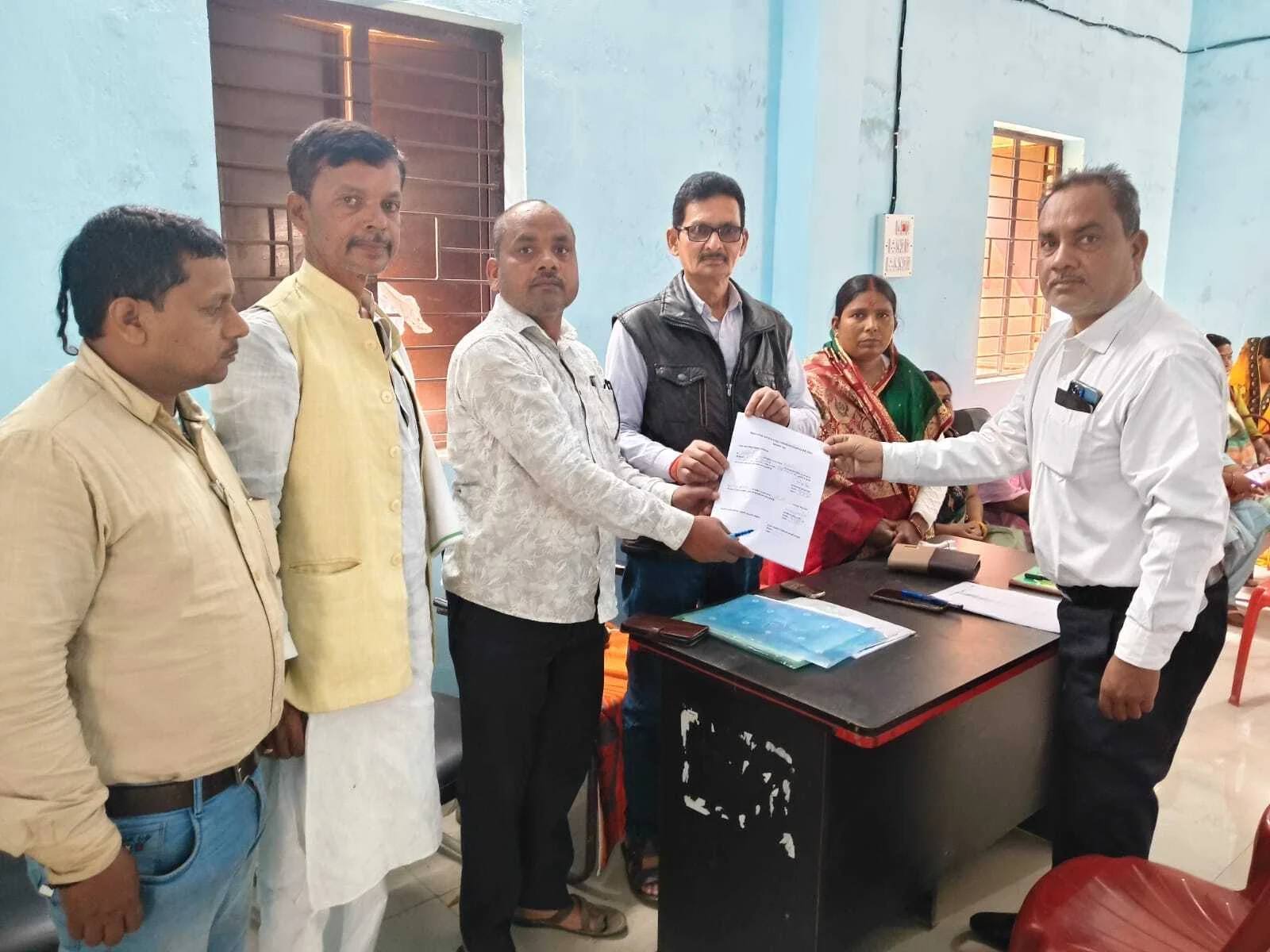 शंभू कुमार सिंह निर्विरोध चुने गए बीहट नगर परिषद के अध्यक्ष; बीस सूत्री कार्यालय में हुई घोषणा 11