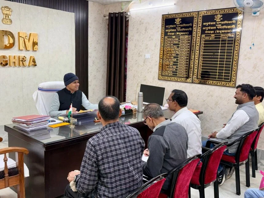 तेघड़ा में "सबका सम्मान-जीवन आसान" के तहत लगा जनता दरबार, मौके पर ही निपटाए गए 12 मामले 1