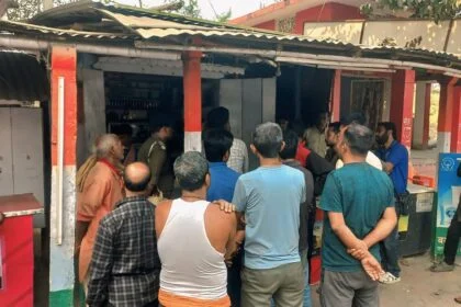 बछवाड़ा के सुरो चौक पर दो दुकानों में भीषण चोरी, नगदी समेत हजारों का सामान ले उड़े चोर 51