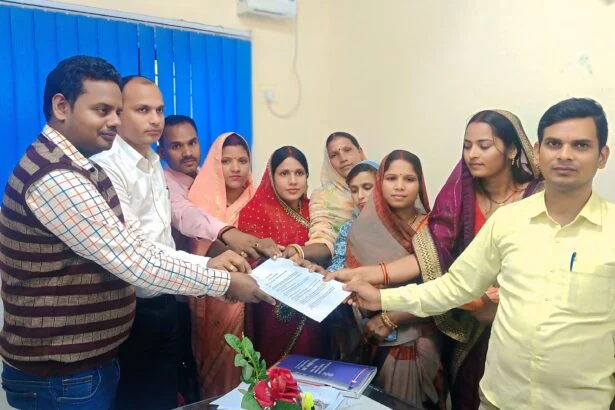 बछवाड़ा प्रखंड प्रमुख के खिलाफ अविश्वास प्रस्ताव, 8 पंचायत समिति सदस्यों ने अंचलाधिकारी को सौंपा आवेदन 5