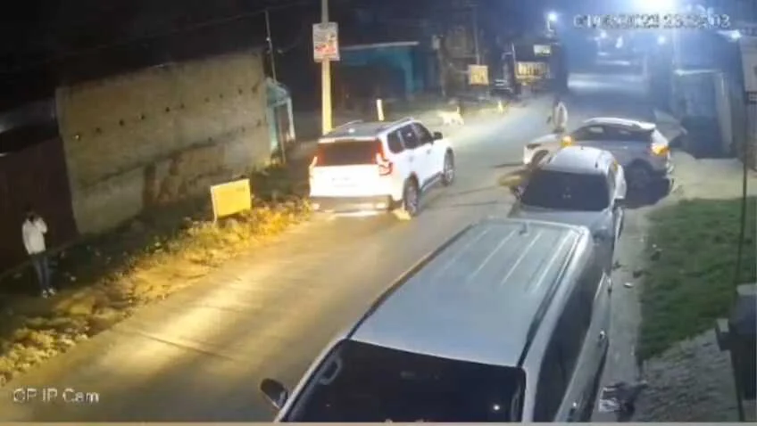 समस्तीपुर में भीषण सड़क हादसा: ट्रक ने कार को 200 मीटर तक घसीटा, बाल-बाल बची तीन लोगों की जान 2