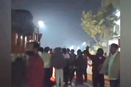 समस्तीपुर में भीषण सड़क हादसा: ट्रक ने कार को 200 मीटर तक घसीटा, बाल-बाल बची तीन लोगों की जान 26