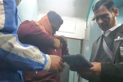 भ्रष्टाचार के आरोप पर रेलवे की त्वरित कार्रवाई,सूचना मिलते ही दो घंटे के भीतर टीटीई निलंबित 23