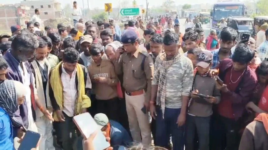 नालंदा में तेज रफ्तार का कहर: अनियंत्रित ट्रक ने 15 वर्षीय छात्रा की ली जान, सड़क जाम कर ग्रामीणों का प्रदर्शन 1