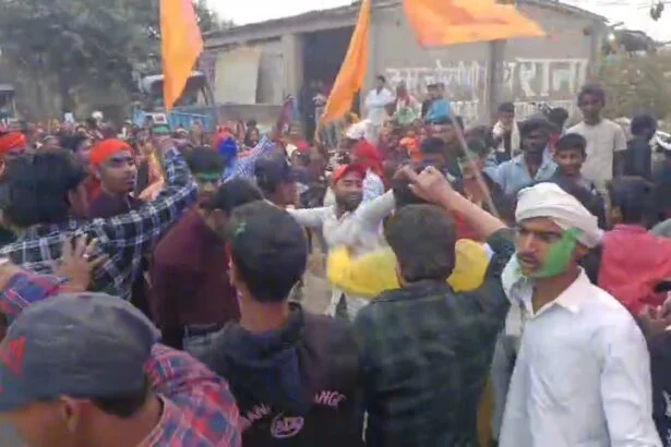 रोसड़ा में महाशिवरात्रि की धूम: नर्मदेश्वर धाम समेत शिवालयों में उमड़ा आस्था का सैलाब, जयघोष से गुंजायमान हुआ इलाका 1