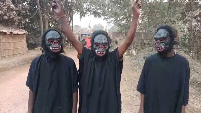 रोसड़ा में महाशिवरात्रि की धूम: नर्मदेश्वर धाम समेत शिवालयों में उमड़ा आस्था का सैलाब, जयघोष से गुंजायमान हुआ इलाका 3