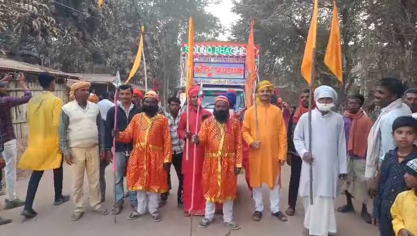 रोसड़ा में महाशिवरात्रि की धूम: नर्मदेश्वर धाम समेत शिवालयों में उमड़ा आस्था का सैलाब, जयघोष से गुंजायमान हुआ इलाका 2