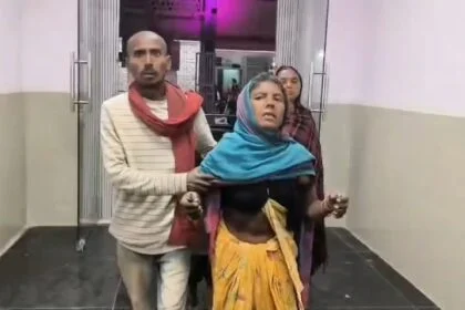 बेगूसराय में महुआ शराब बनाने से रोका तो माफिया ने महिला को बेरहमी से पीटा और धारदार हथियार से किया वार,अधमरी हालत में खेत में फेंका 51