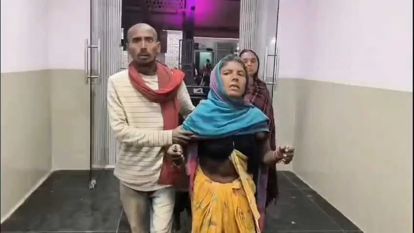 बेगूसराय में महुआ शराब बनाने से रोका तो माफिया ने महिला को बेरहमी से पीटा और धारदार हथियार से किया वार,अधमरी हालत में खेत में फेंका 1