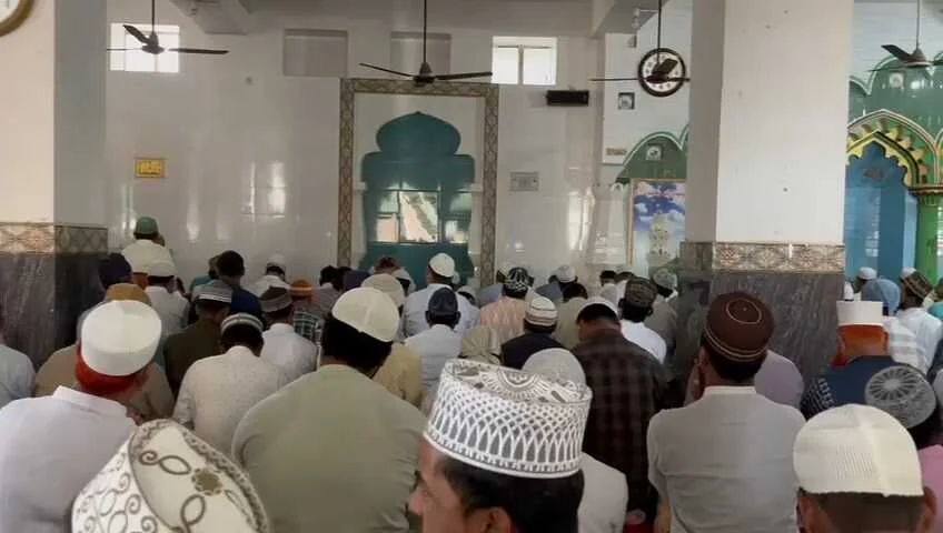 समस्तीपुर: रमजान के पहले जुमे पर मस्जिदों में उमड़ा जनसैलाब, इबादत और अकीदत के साथ अदा की गई नमाज 2