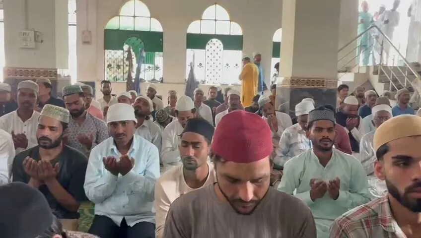 समस्तीपुर: रमजान के पहले जुमे पर मस्जिदों में उमड़ा जनसैलाब, इबादत और अकीदत के साथ अदा की गई नमाज 1