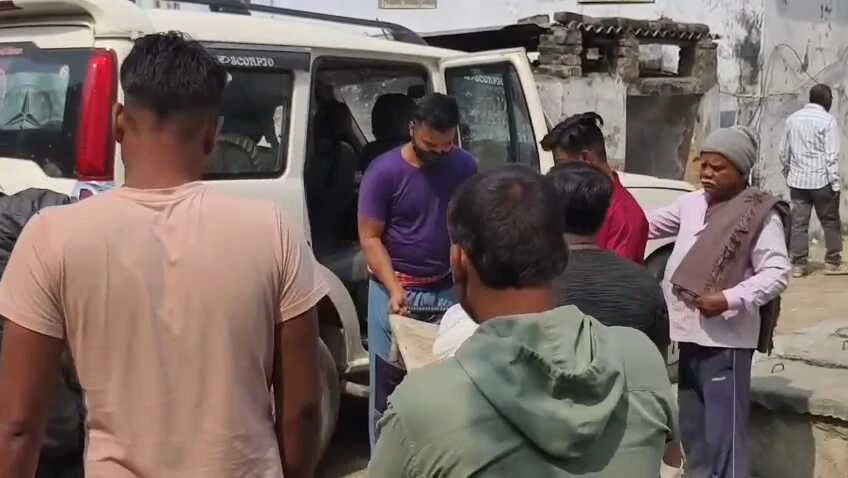 समस्तीपुर: समस्तीपुर: दहेज की बलि चढ़ी एक और नवविवाहिता, ससुराल वालों पर गला दबाकर हत्या का आरोप 4