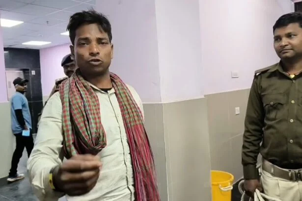 बेगूसराय में शराबबंदी पर सवाल: नशे में धुत युवक का सदर अस्पताल में हाई वोल्टेज ड्रामा, बोला- ‘जब हर जगह मिल रही, तो पिएंगे ही’ 3