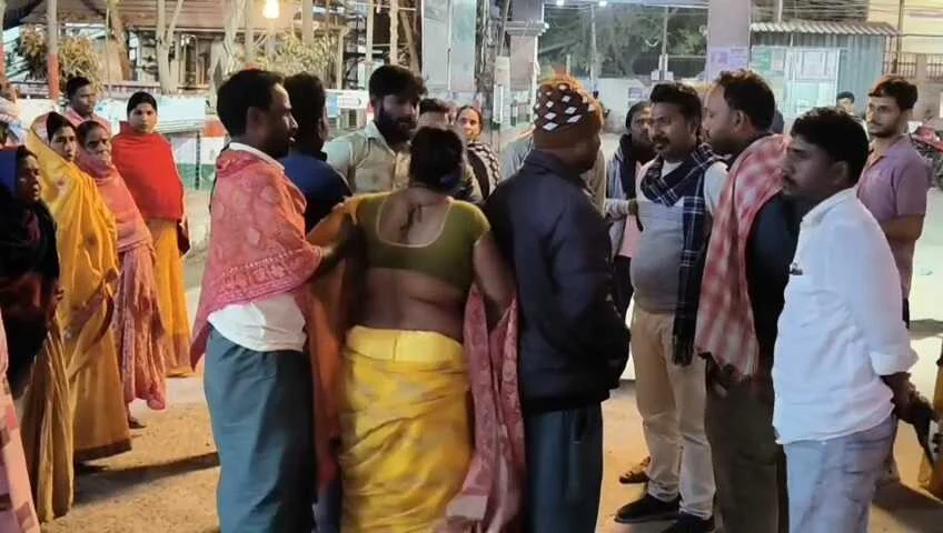 बेगूसराय में भीषण सड़क हादसा: नाश्ता करने जा रहे ठेकेदार की बाइक दुर्घटना में मौत, साथी गंभीर रूप से घायल 4