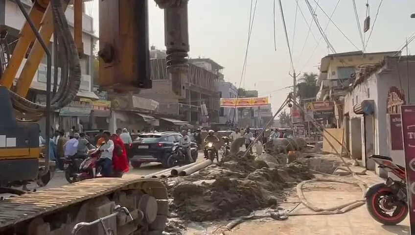 समस्तीपुर: भोला टॉकीज आरओबी का काम देख बोलीं सांसद शांभवी- 'गुणवत्ता से समझौता बर्दाश्त नहीं' 2