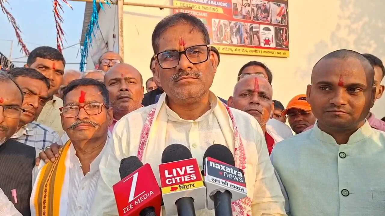 नालंदा: अमित शाह के घुसपैठ के बयान से गरमाई बिहार की राजनीति“बिहार सरकार के सहकारिता मंत्री डॉ प्रमोद कुमार चंद्रवंशी ने कहा देश कोई धर्मशाला नहीं”जो कोई भी आकर रहेगा, देश की सुरक्षा सर्वोपरि 4