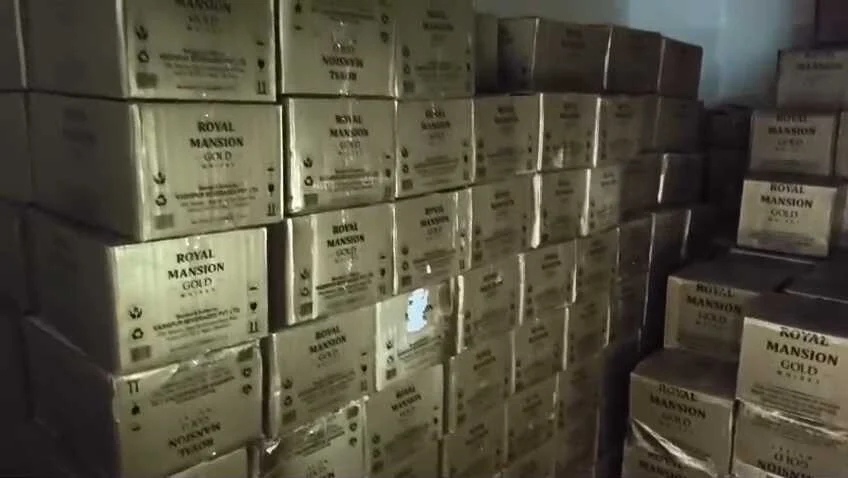 समस्तीपुर: मद्य निषेध विभाग की बड़ी कार्रवाई, होली से पहले ट्रक में लदी 4900 लीटर विदेशी शराब बरामद 1