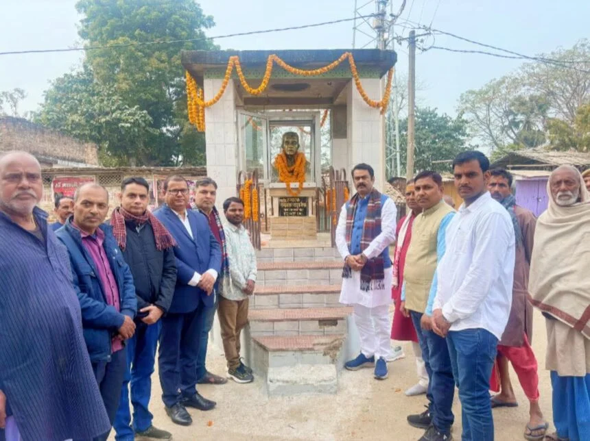 शक्र की रचना क्रांतिकारियों के मन में क्रांति पैदा करता है वे किसान व मजदूर की दर्द को केंद्र में रख रचना करते थे - रजनीश 1