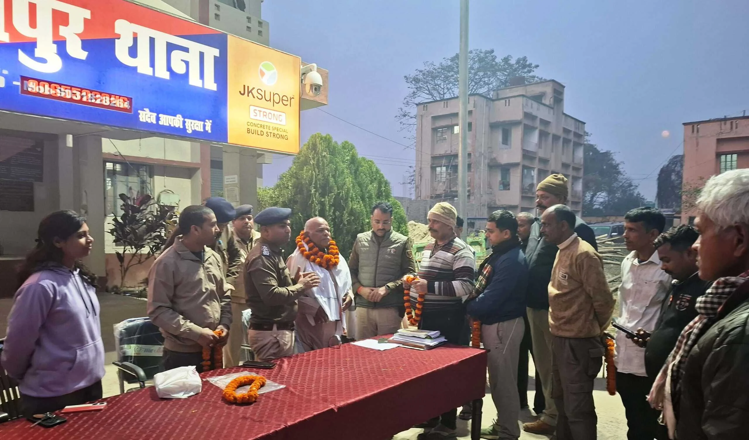 भगवानपुर में सेवानिवृत्त उपरांत दफेदार को दी गई भावभीनी विदाई 2