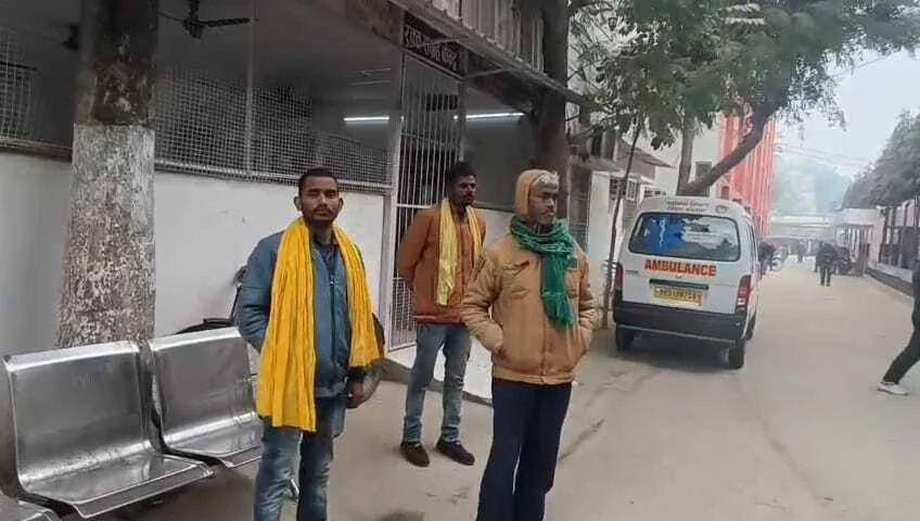 बेगूसराय में साइकिल सवार को बचाने के चक्कर में पलटा टेंपो, हादसे में 24 वर्षीय चालक की मौके पर दर्दनाक मौत 2