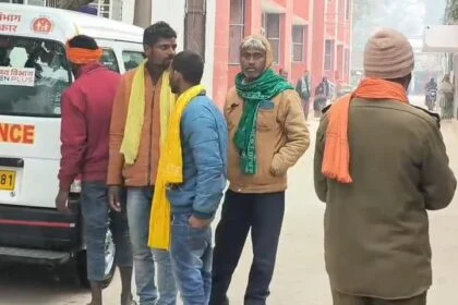 बेगूसराय में साइकिल सवार को बचाने के चक्कर में पलटा टेंपो, हादसे में 24 वर्षीय चालक की मौके पर दर्दनाक मौत 20