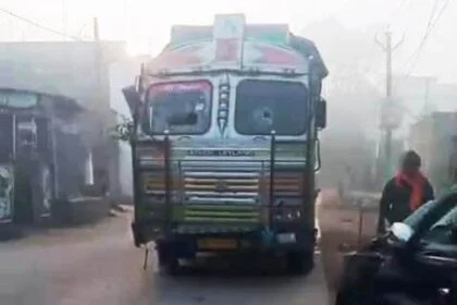 समस्तीपुर में तेज रफ्तार ट्रक और ऑल्टो की भीषण भिड़ंत, कई लोग गंभीर रूप से घायल 31