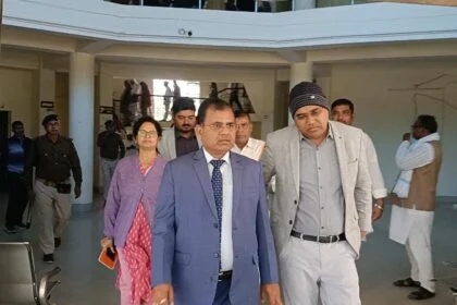 जिलाधिकारी बेगूसराय श्रीकांत शास्त्री का बछवाड़ा दौरा: विकास कार्यों की समीक्षा की, लेकिन आम जनता की अनसुनी की कसक रही बरकरार 26