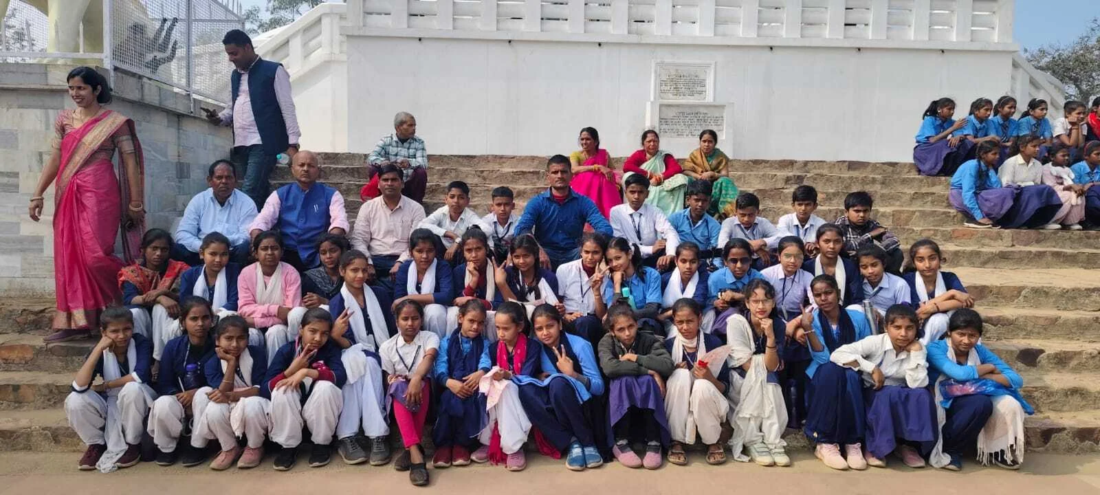 ऐतिहासिक विरासत से रूबरू हुए पालीडीह के बच्चे: मुख्यमंत्री परिभ्रमण योजना के तहत नालंदा और राजगीर का किया दीदार 2