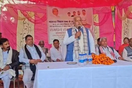 महंगी गाड़ी विवाद पर बोले श्रवण कुमार: “मुख्यमंत्री की सुरक्षा सर्वोपरि” “लालटेन युग की सोच वाले क्या विकास की बात करेंगे, विपक्ष की सोच को बताया ‘लालटेन युग का’ 31