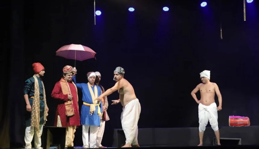 बीहट नाट्य महोत्सव का भव्य समापन: 'विपद ढोलकिया' और 'पंचलाइट' के मंचन ने दर्शकों को किया मंत्रमुग्ध 1