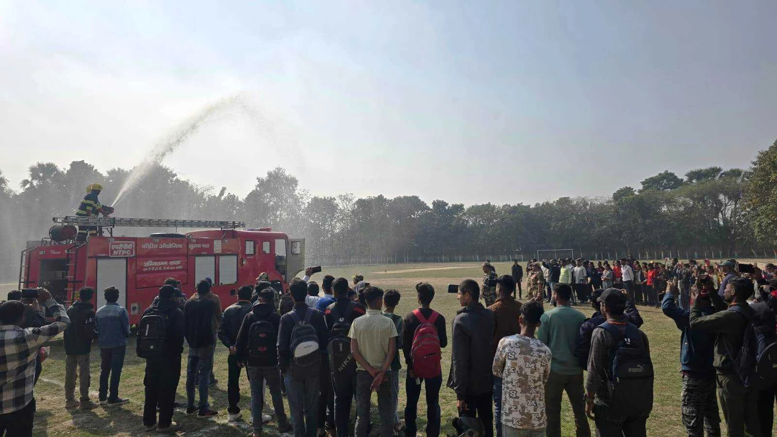 APSM कॉलेज बरौनी में अग्नि सुरक्षा पर विशेष कार्यशाला, CISF की टीम ने छात्रों को सिखाए बचाव के गुर 4