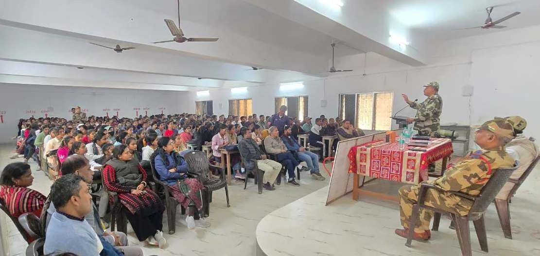 APSM कॉलेज बरौनी में अग्नि सुरक्षा पर विशेष कार्यशाला, CISF की टीम ने छात्रों को सिखाए बचाव के गुर 2