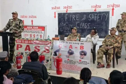 APSM कॉलेज बरौनी में अग्नि सुरक्षा पर विशेष कार्यशाला, CISF की टीम ने छात्रों को सिखाए बचाव के गुर 27