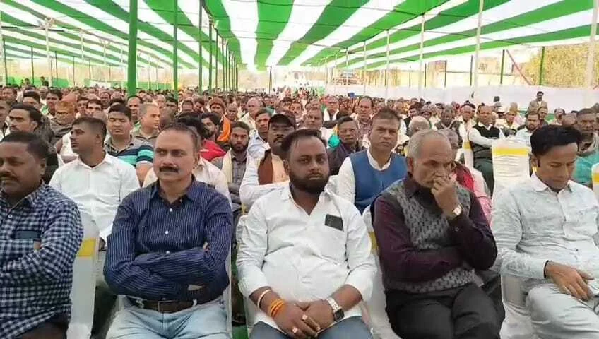 "बिहार में डबल इंजन नहीं, 'कुर्सी इंजन' की सरकार; भ्रष्टाचार और कानून व्यवस्था पर मटिहानी विधायक बोगो सिंह का बड़ा हमला" 4