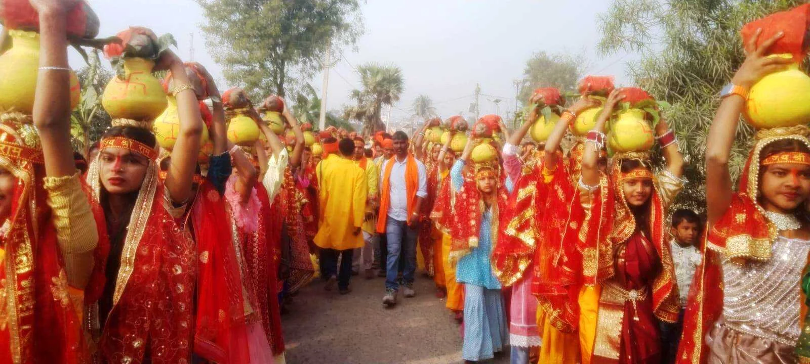 जय श्रीराम के उद्घोष से गुंजायमान हुआ पिपरा देवस; 5100 कन्याओं ने निकाली भव्य कलश शोभा यात्रा 9