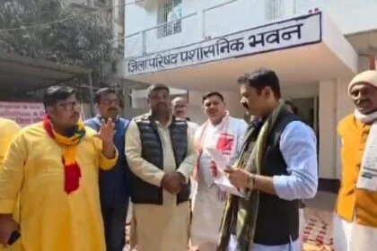 बेगूसराय में भ्रष्ट्राचार के खिलाफ जिला परिषदों का अनिश्चितकालीन हड़ताल शुरु, ग्यारहवें दिन विधायक रजनीश ने दिया समर्थन 27
