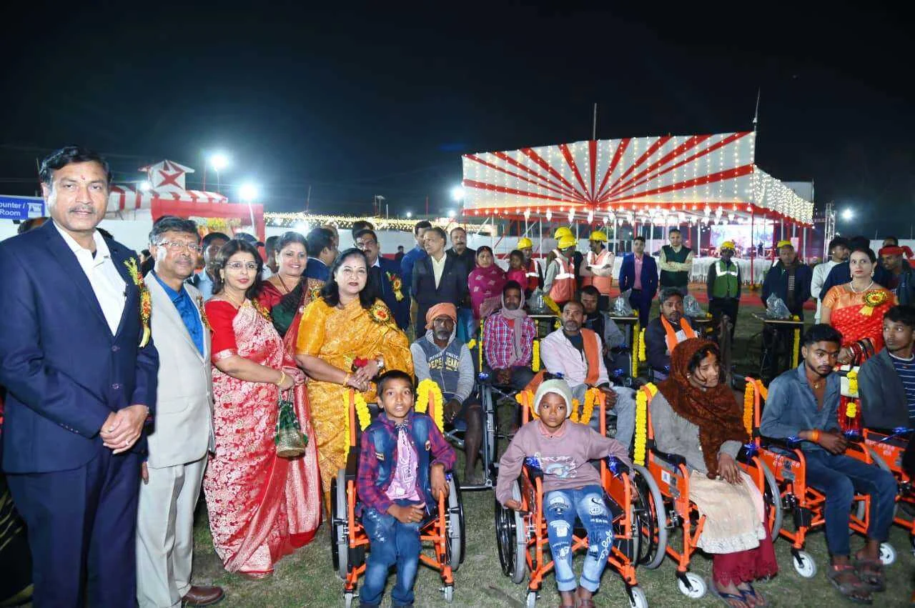 एनटीपीसी बरौनी में 'आनंद मेला 2026' का भव्य आयोजन, सांस्कृतिक प्रस्तुतियों ने मोहा मन, दिव्यांगों और महिलाओं की हुई मदद 4