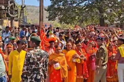 नालंदा: महादेव बीघा से आये हुऎ श्रद्धालुओं ने किया हंगामा, सीएम आने के कारण श्रद्धालुओं को राजगीर कुंड से जल भरने से तीन घंटे तक रोका 18