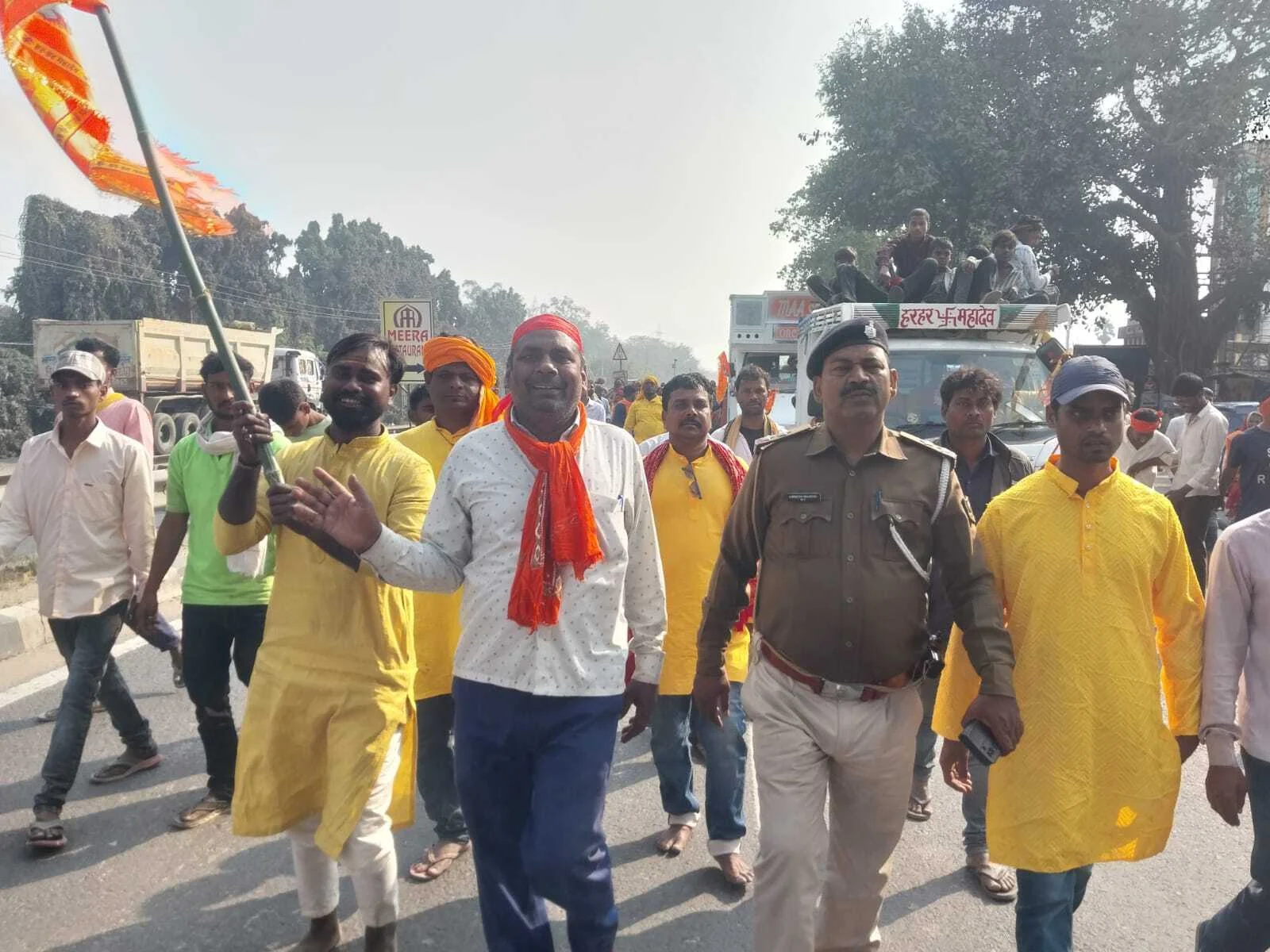 महाशिवरात्रि पर्व को लेकर1100 कुंवारी कन्याओं के साथ निकाली गयी भव्य  कलश शोभा यात्रा 2