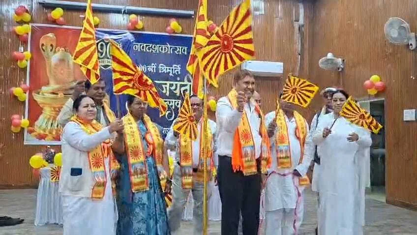 नालंदा: बिहार शरीफ में महाशिवरात्रि की भव्य गूंज, एक मंडप के नीचे द्वादश ज्योतिर्लिंग के दर्शन से उमड़ा आस्था का सैलाब 2