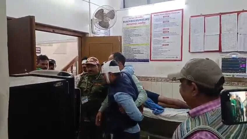 समस्तीपुर: में ढाई कट्ठा जमीन बनी 'जंग का मैदान',पाटीदारों के बीच मारपीट में दो भाई लहूलुहान, एक की हालत नाजुक 2