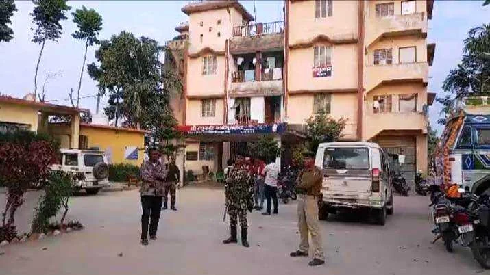 वीरपुर पुलिस की बड़ी कार्रवाई: थानाध्यक्ष के नेतृत्व में 4 नामजद अभियुक्तों समेत 1 वारंटी गिरफ्तार, भेजे गए जेल 14